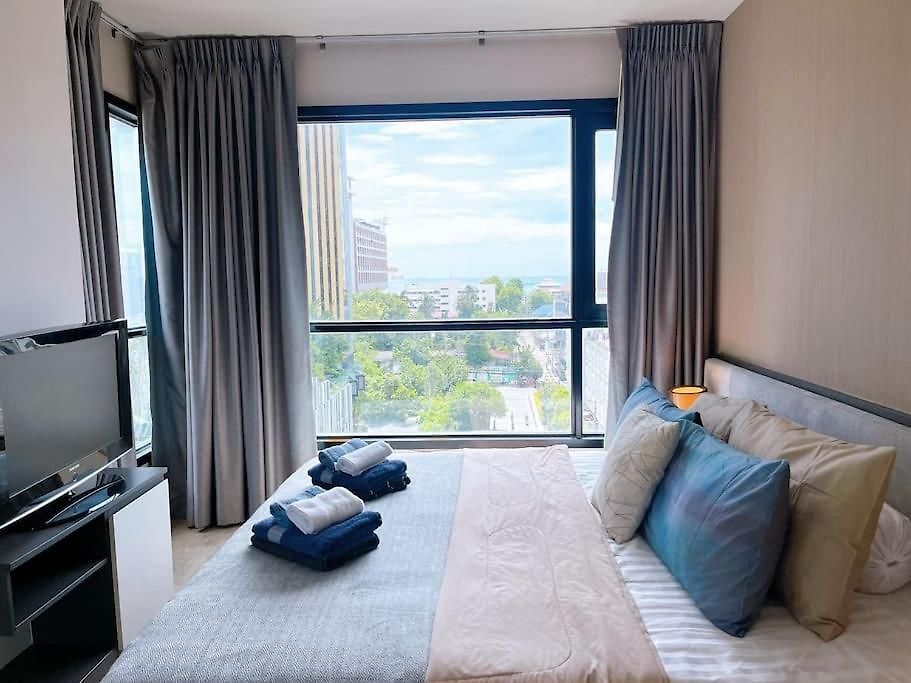 อพาร์ทเม้น Base Huge 2bed King&queen With Infinity Pool & Free Netflix! Pattaya
