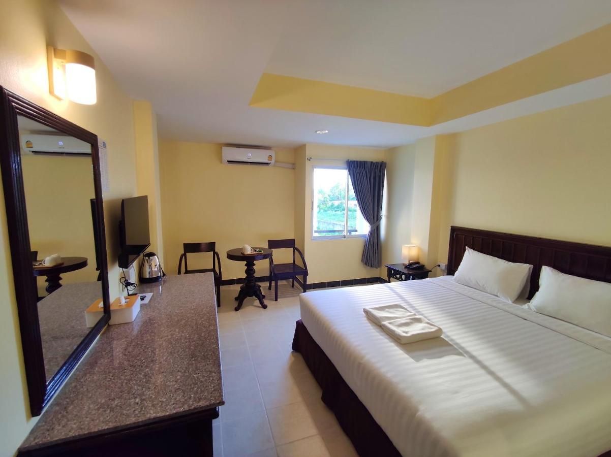 The Chanthong And โรงแรม Pattaya