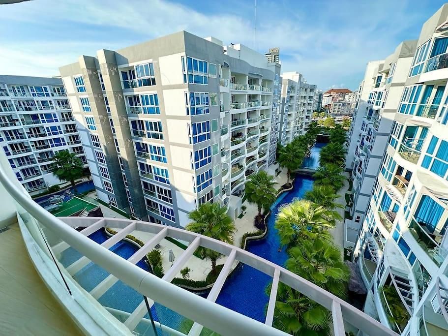 อพาร์ทเม้น Large Luxury - Centre - Grand Avenue Residences, Pool View - 716 *