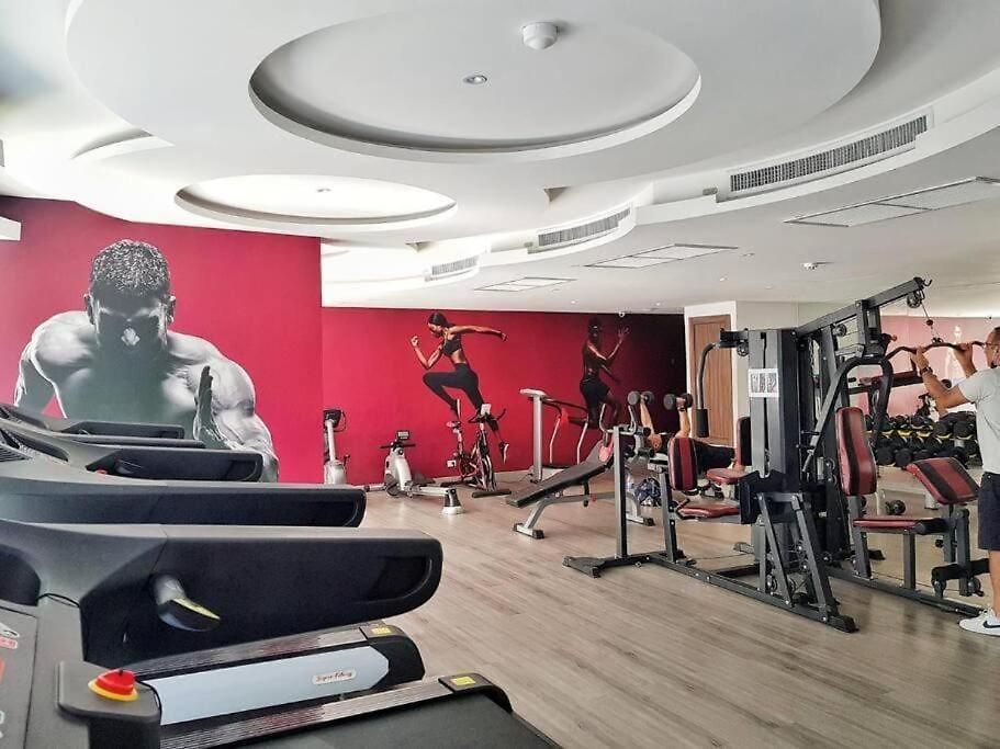 Large Luxury - Centre - Grand Avenue Residences, Pool View - 716 อพาร์ทเม้น *