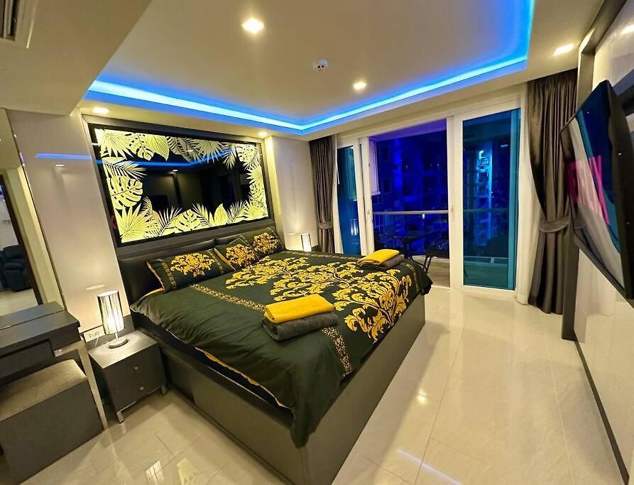 อพาร์ทเม้น Large Luxury - Centre - Grand Avenue Residences, Pool View - 716 *
