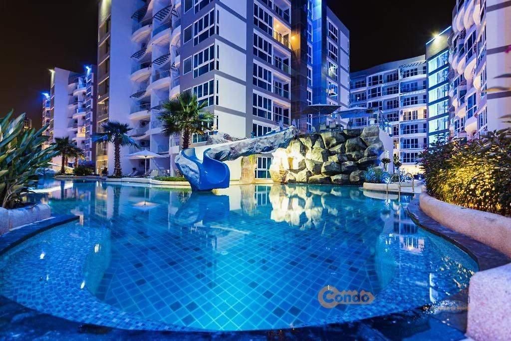 อพาร์ทเม้น Large Luxury - Centre - Grand Avenue Residences, Pool View - 716 *