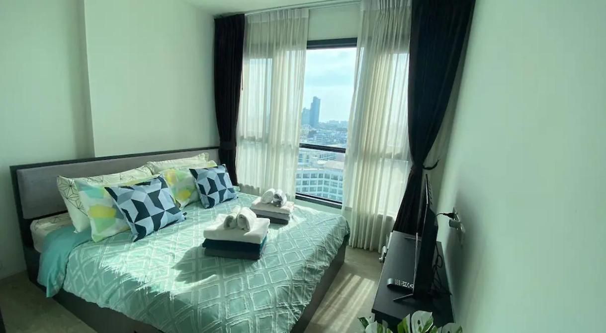 Base King-bed Apartment Pattaya