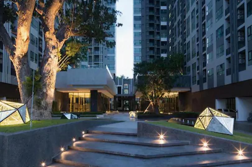 อพาร์ทเม้น The Base 2bed King&queen With Infinity Pool & Free Netflix!