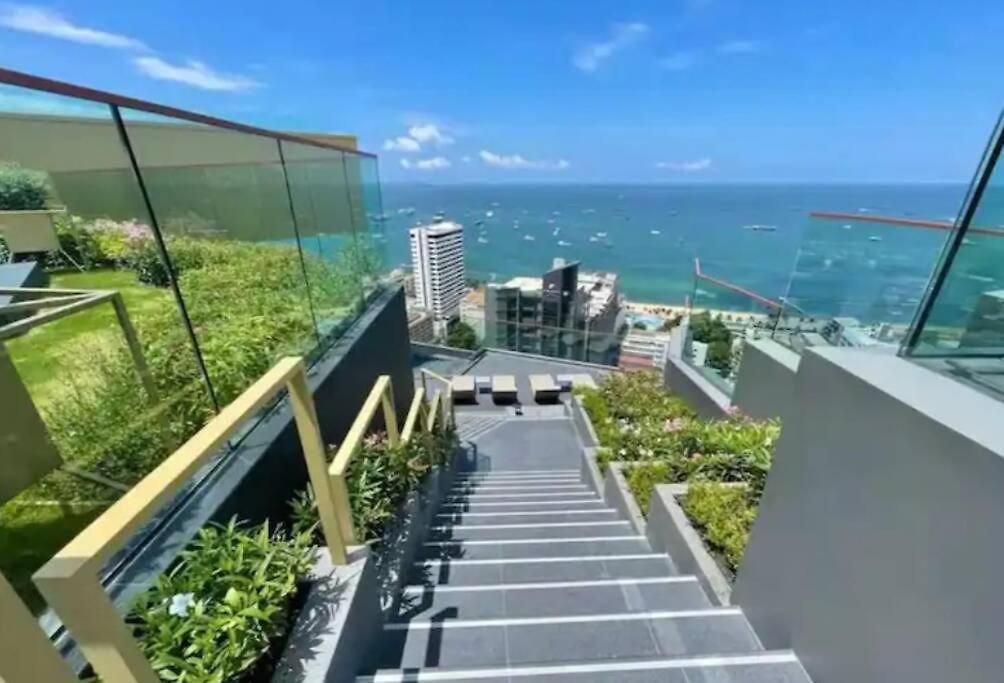 The Edge Seaview * Pattaya