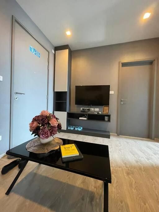Base Long Balcony King-bed With Infinity Pool * Pattaya