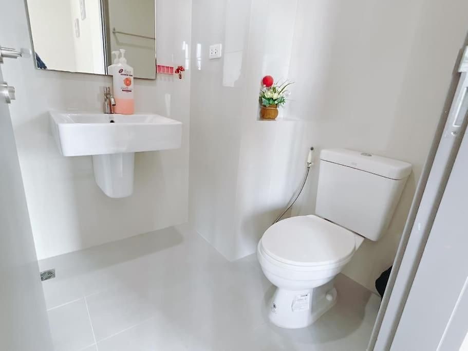 Base 2bed King&queen With Infinity Pool & Free Netflix! Pattaya