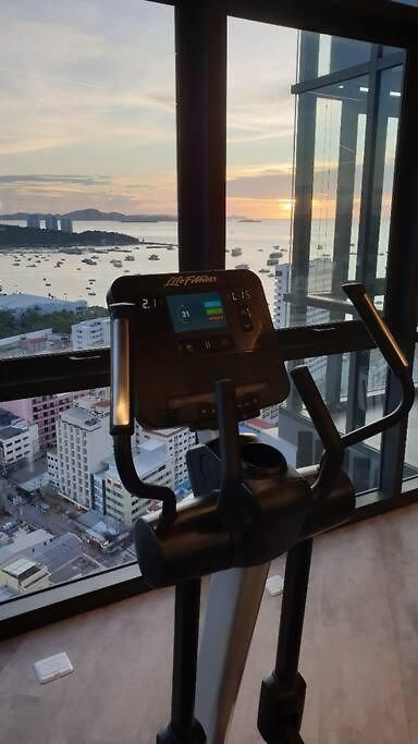 อพาร์ทเม้น The Edge Seaview
