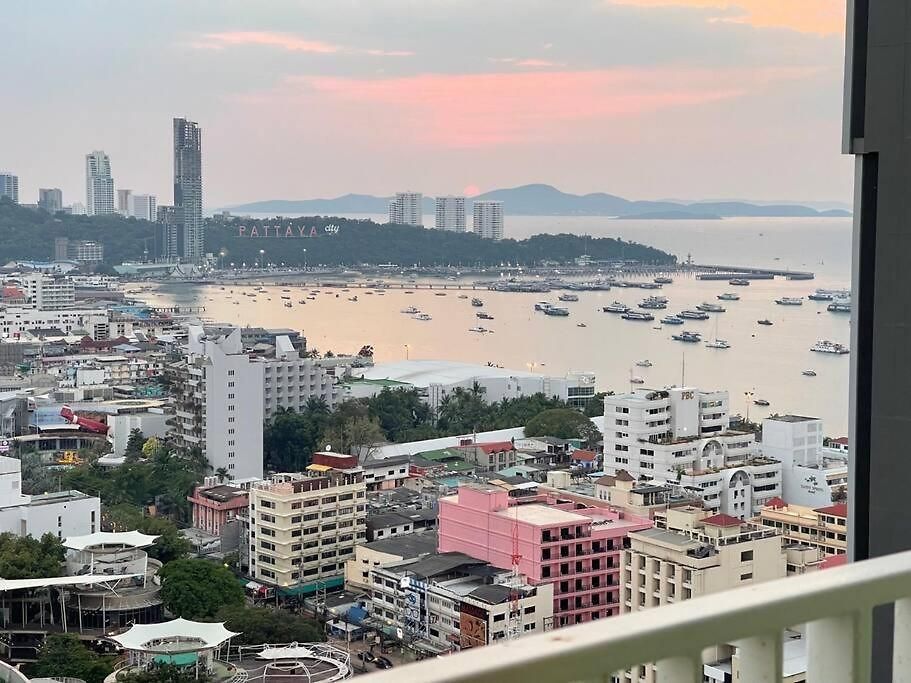 Base Long Balcony King-bed With Infinity Pool * Pattaya