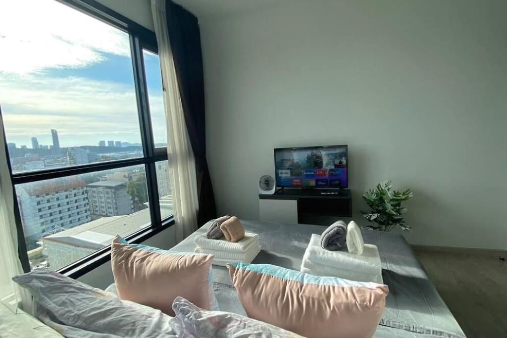 อพาร์ทเม้น Base Quiet King-bed With Infinity Pool & Free Netflix! *