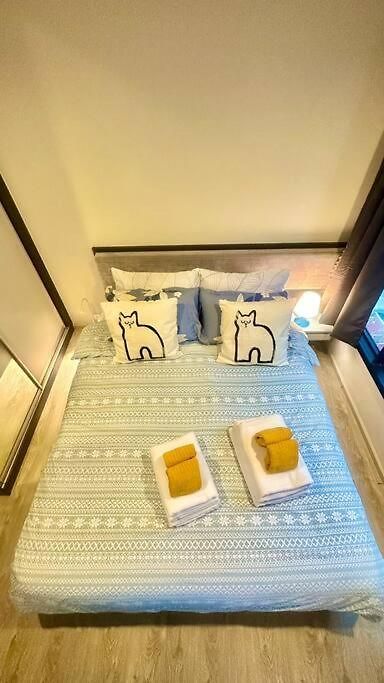 อพาร์ทเม้น The Base Quiet King-bed With Infinity Pool & Free Netflix *