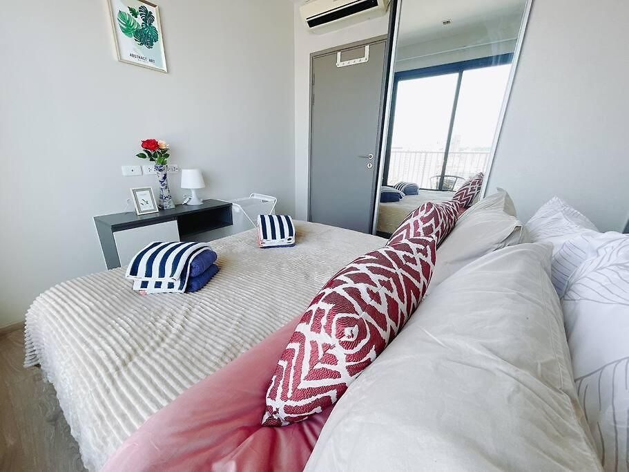 Base Long Balcony King-bed With Infinity Pool Pattaya