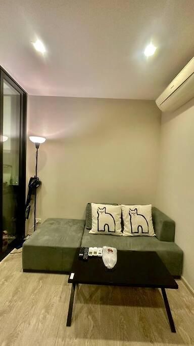 อพาร์ทเม้น The Base Quiet King-bed With Infinity Pool & Free Netflix