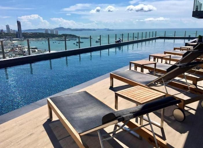 อพาร์ทเม้น The Base Huge 2bed King&queen With Infinity Pool *