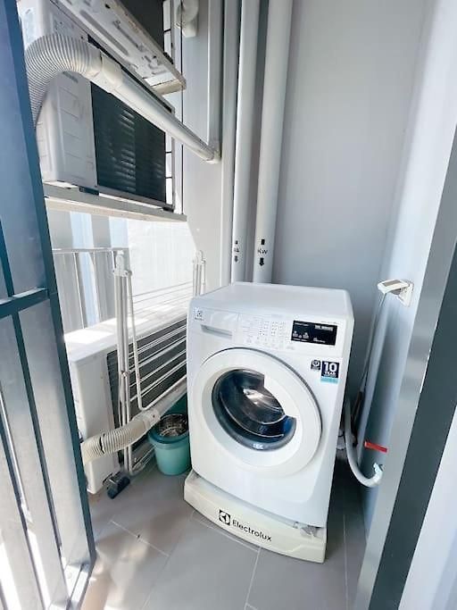 อพาร์ทเม้น Base Huge 2bed King&queen With Infinity Pool & Free Netflix! *