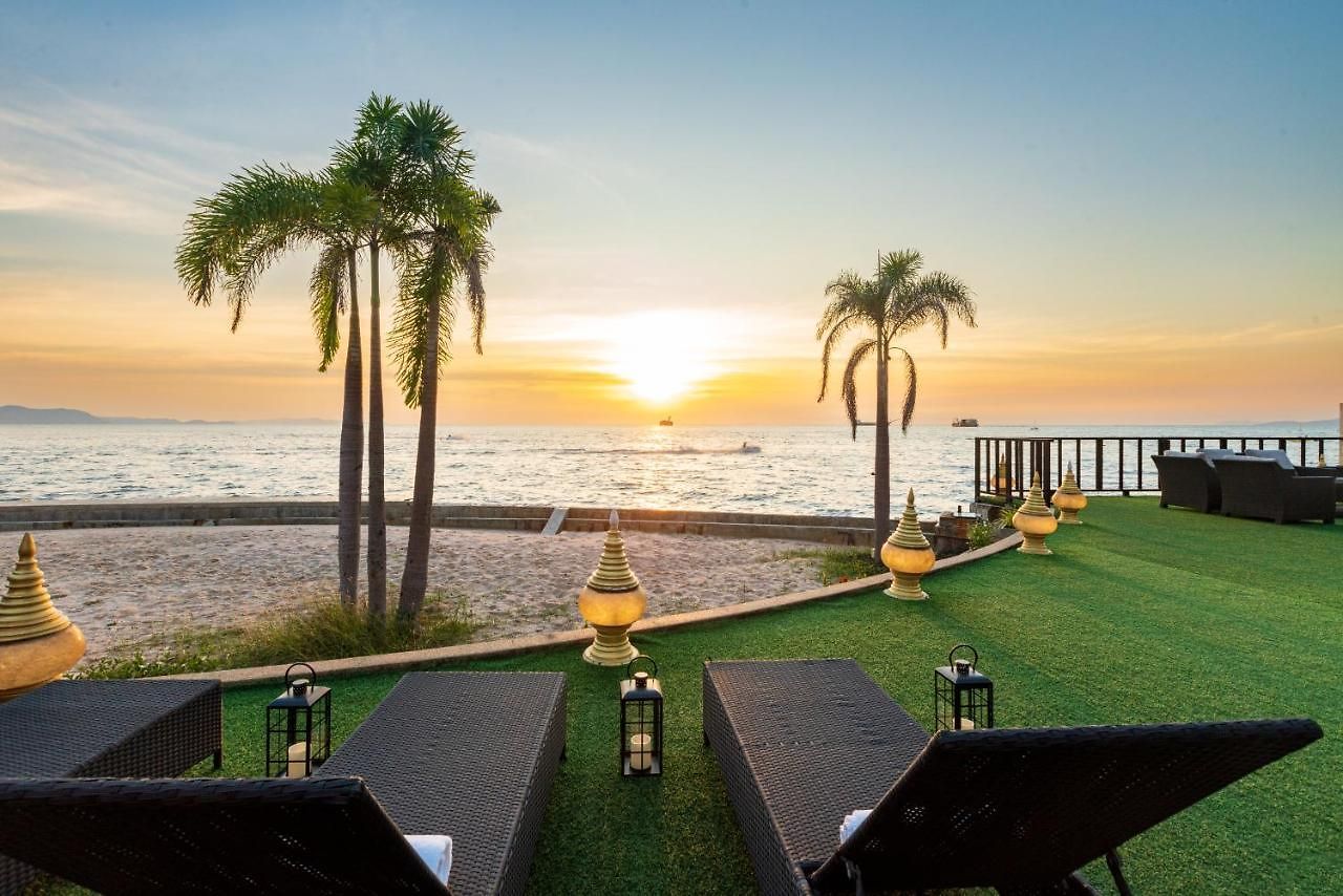 Gala Beachfront วิลล่า