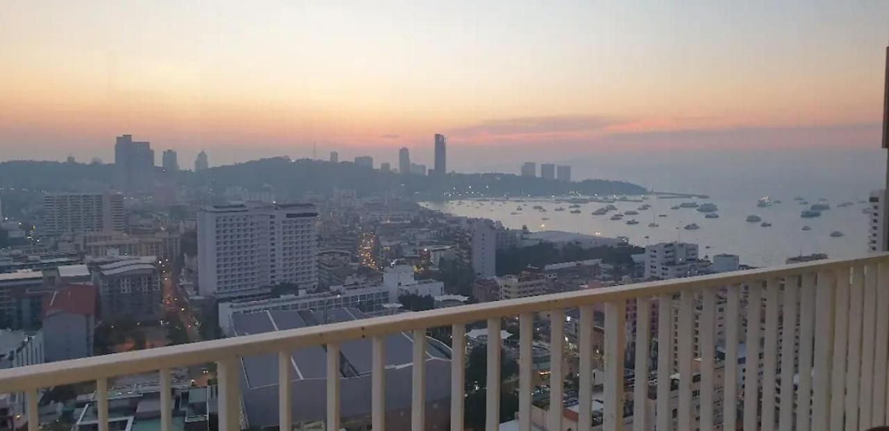 Apartment The Base Long Balcony King-bed With Infinity Pool & Free Netflix