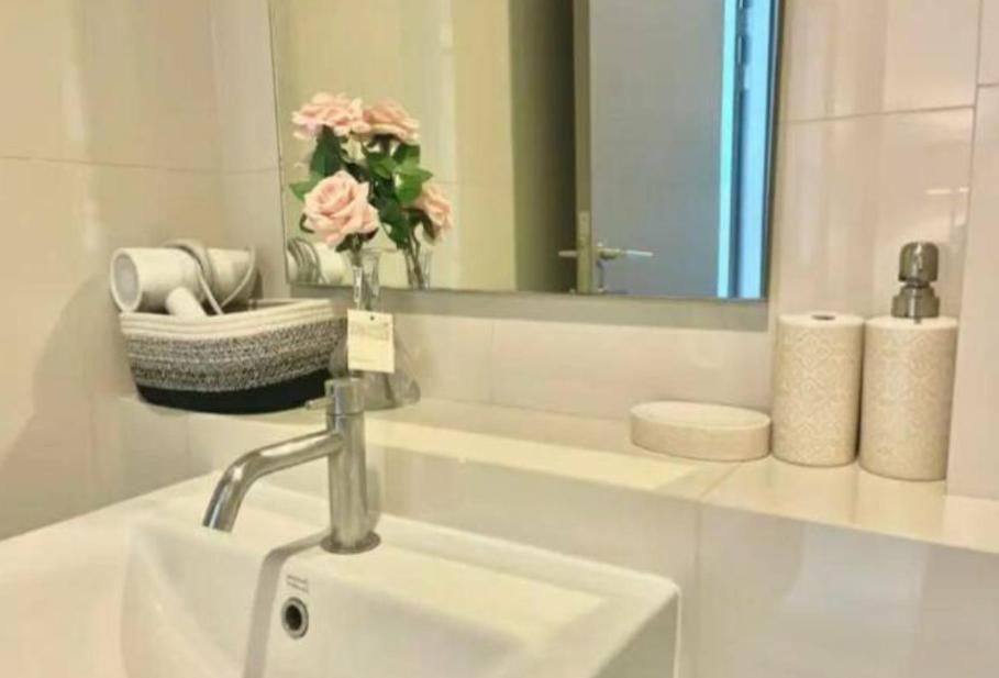 The Base Long Balcony King-bed With Infinity Pool & Free Netflix Apartment Pattaya