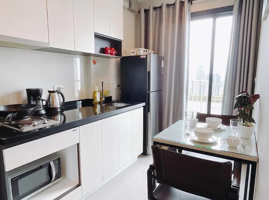 Apartment The Base Long Balcony King-bed With Infinity Pool & Free Netflix Pattaya
