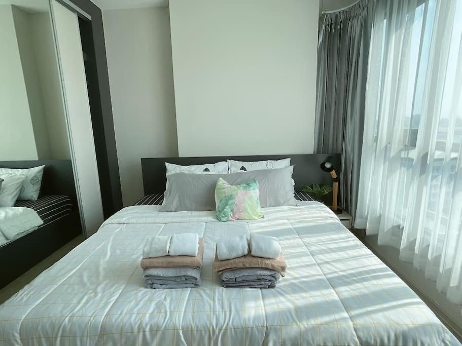 อพาร์ทเม้น The Base 2bed King&queen With Infinity Pool