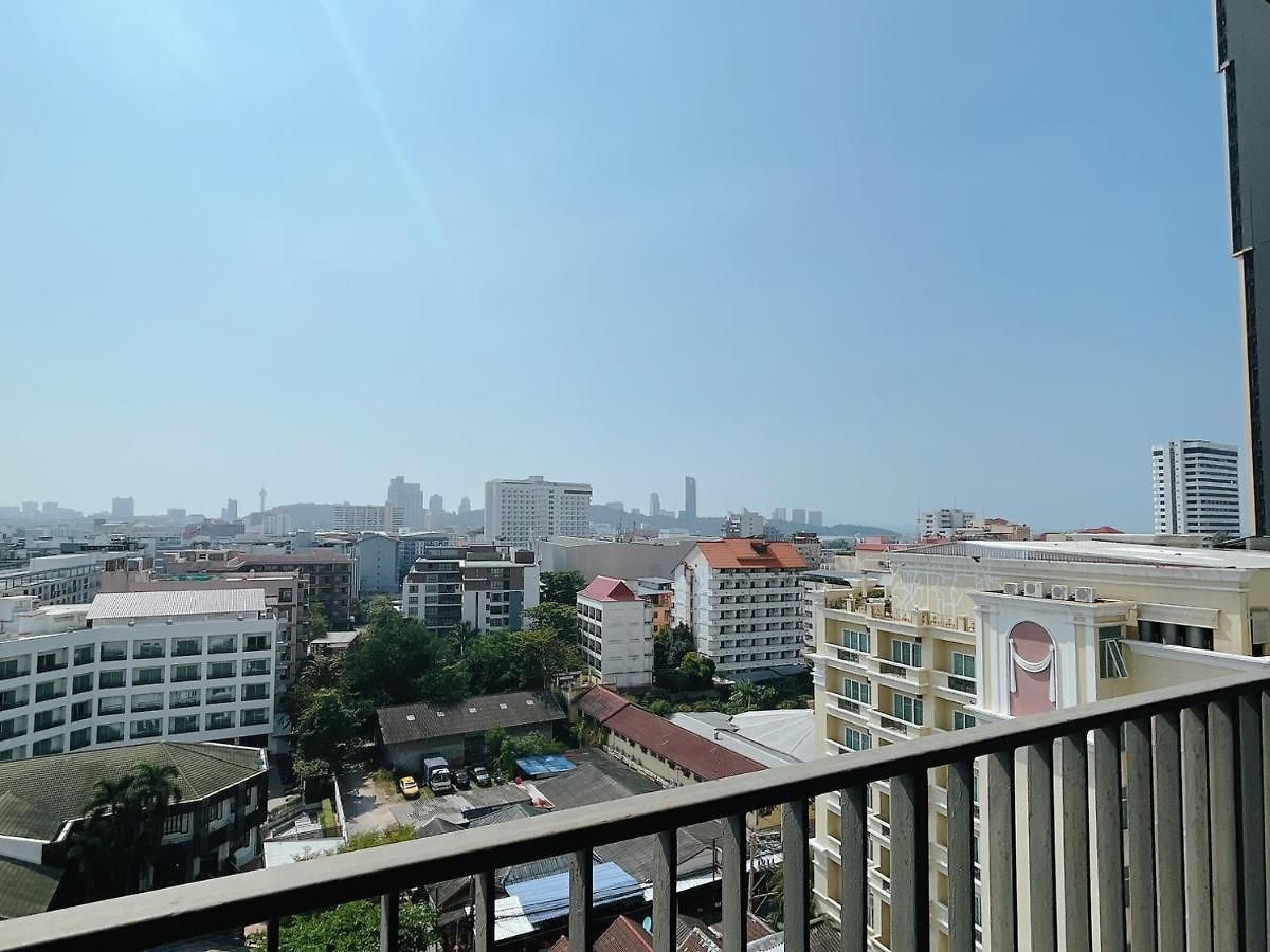 The Base 2bed King&queen With Infinity Pool อพาร์ทเม้น