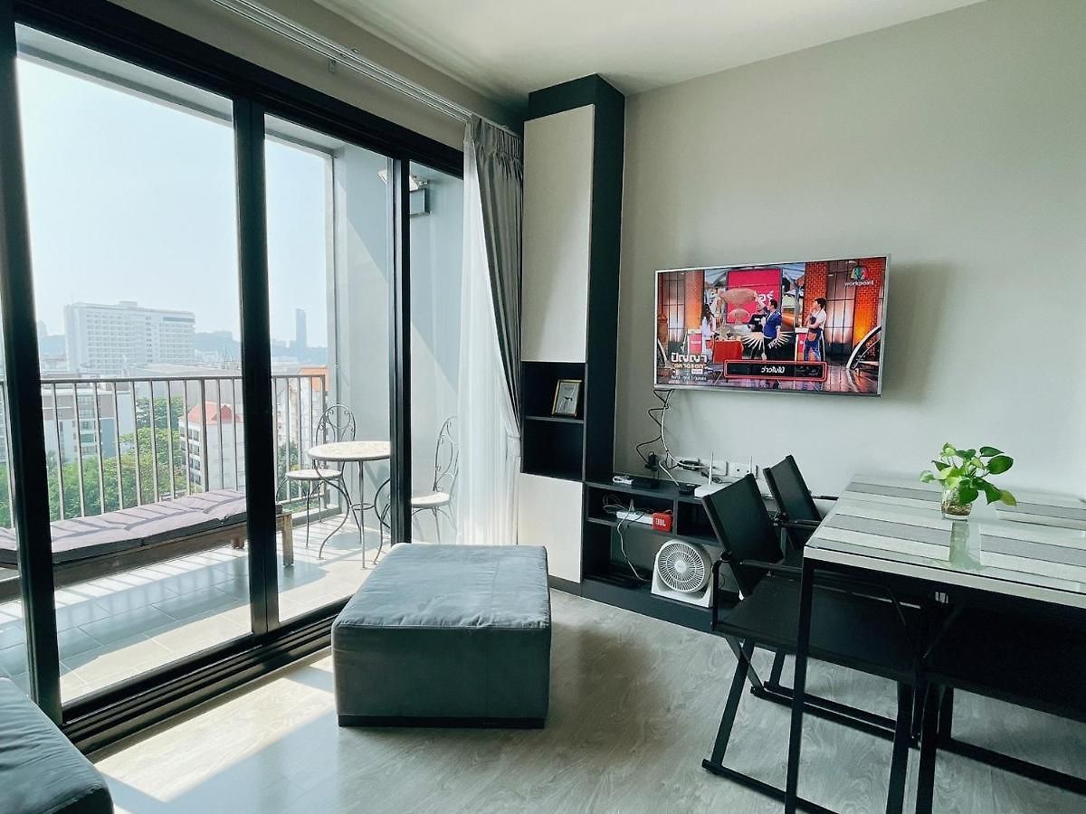 The Base 2bed King&queen With Infinity Pool อพาร์ทเม้น