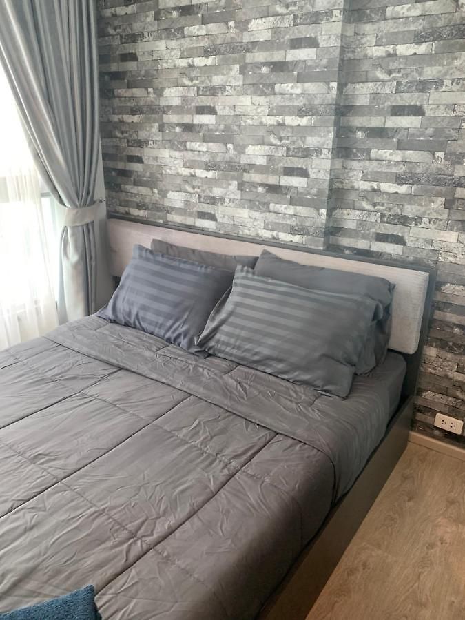 Base Aparthotel *
