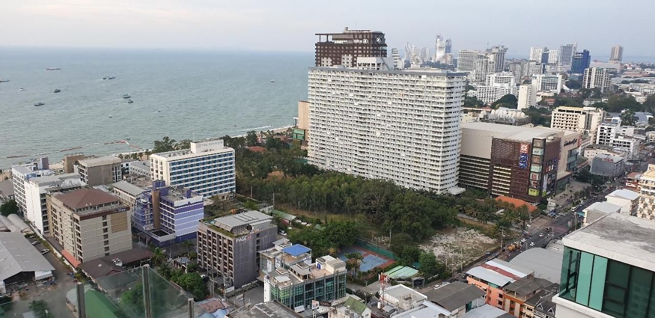 The Base 2bed King&queen Sky Seaview & Infinity Pool อพาร์ทเม้น