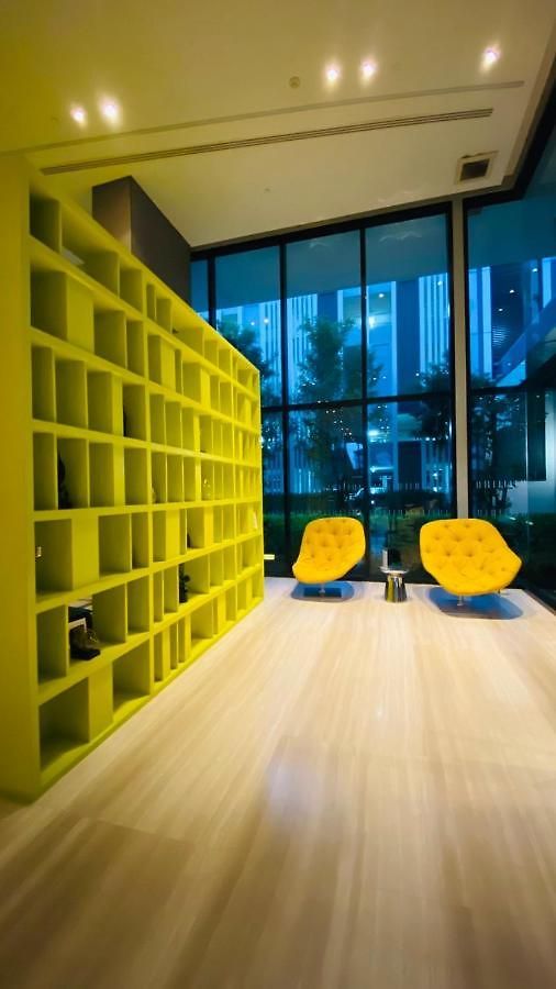 อพาร์ทเม้น Base Quiet King-bed With Infinity Pool & Free Netflix!