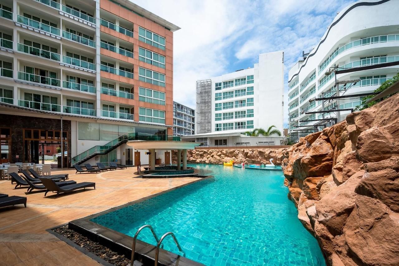 Centara Nova โรงแรม Pattaya