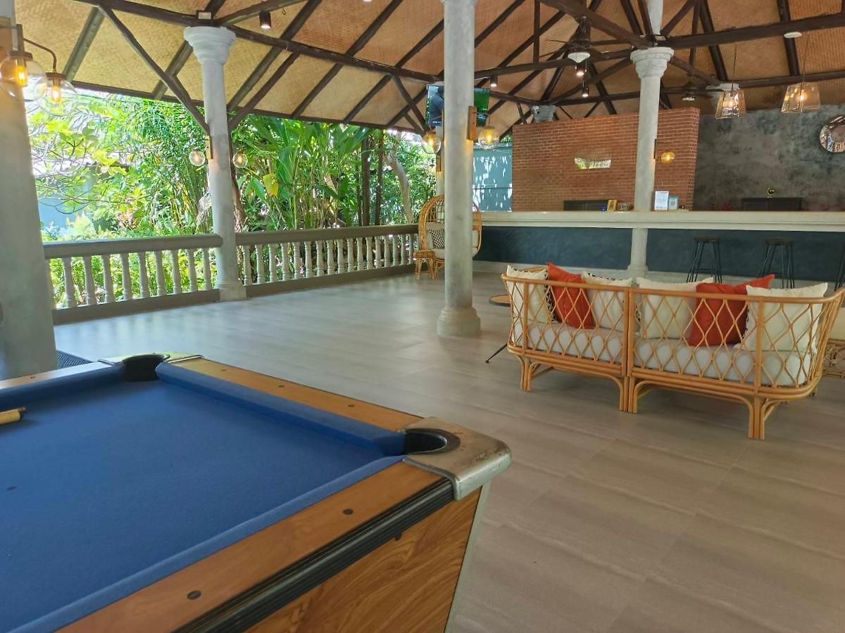 Let's Hyde & - Pool โรงแรม 4*