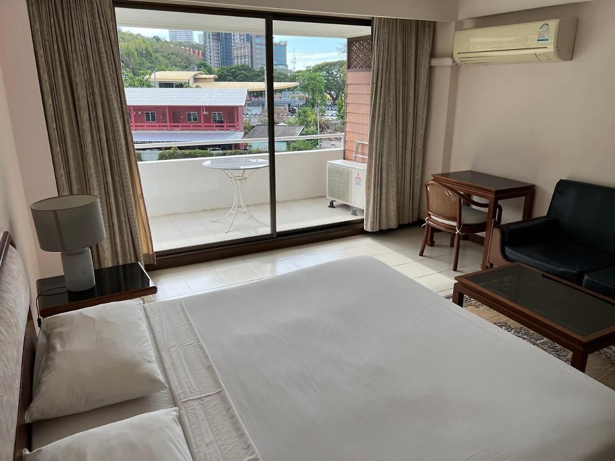 โรงแรม The Monaco 3*