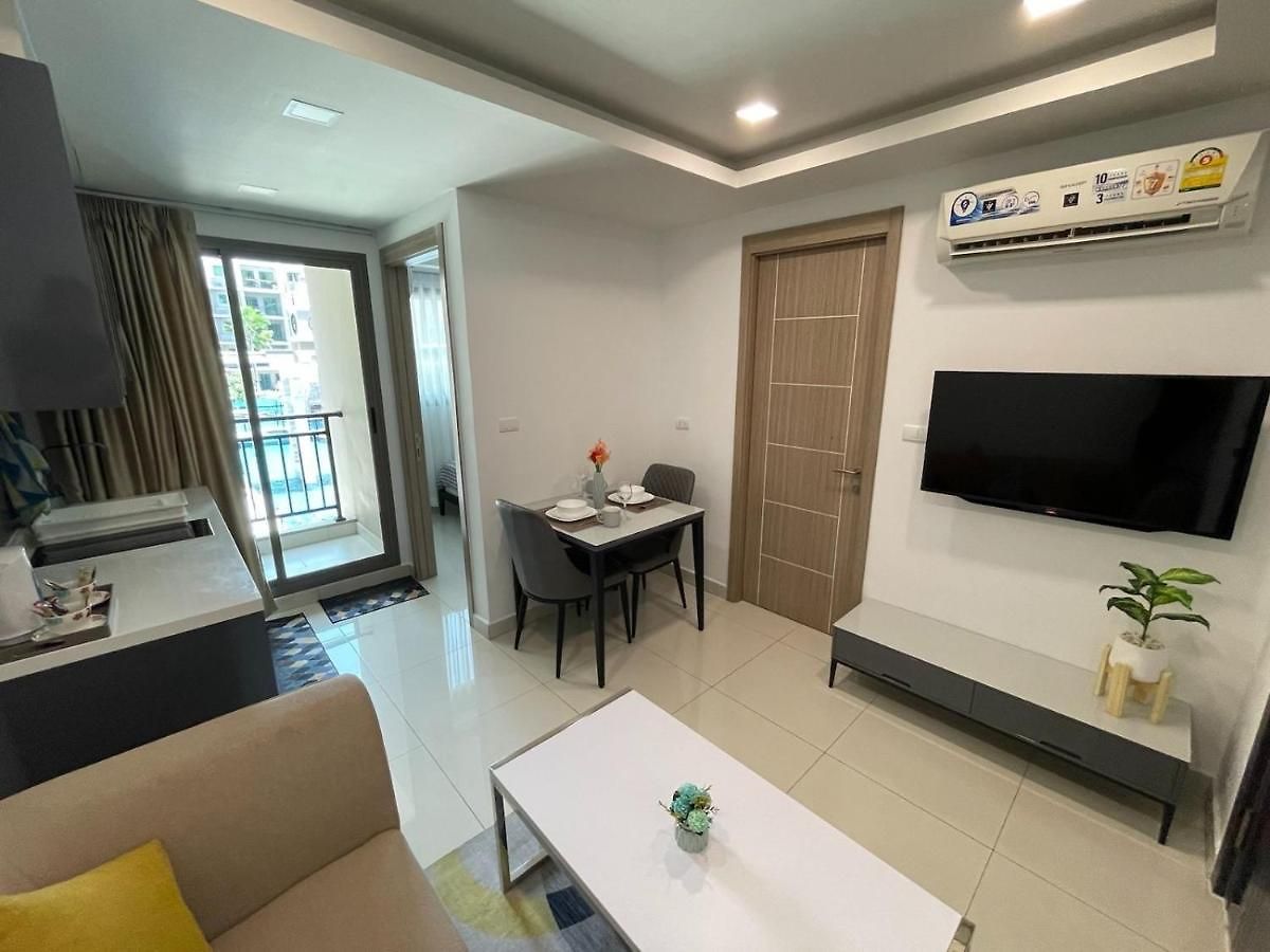 Exclusive Arcadia - Amazing Pools & Gardens, Gym, Sauna, Waterfalls, Jacuzzi, Fast Internet อพาร์ทเม้น Pattaya
