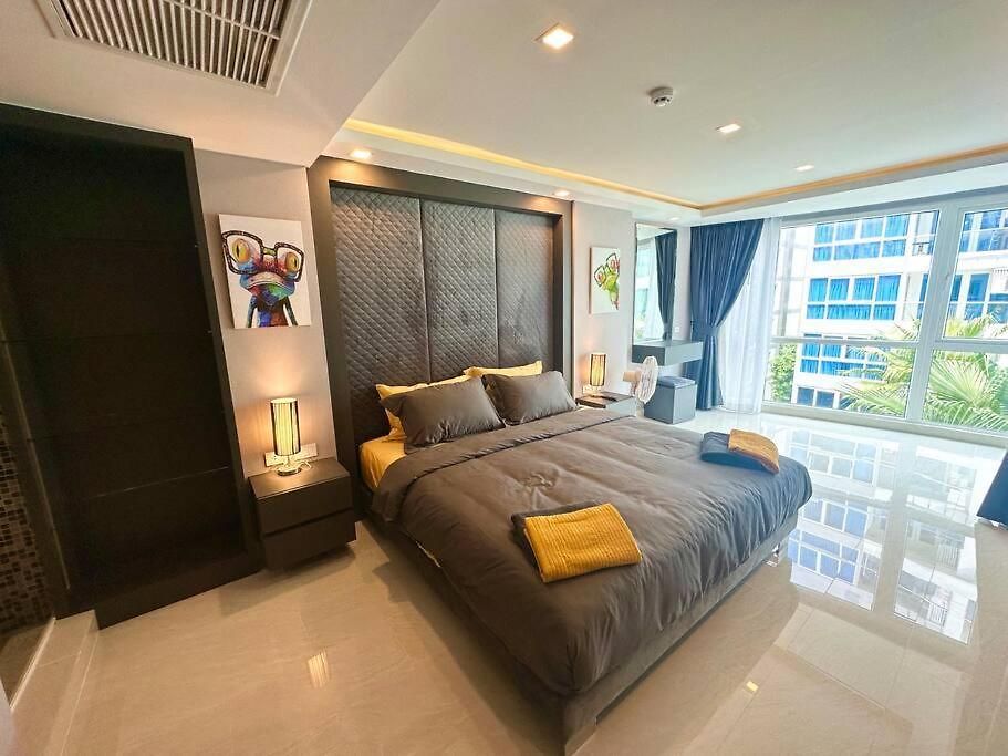 อพาร์ทเม้น Large Luxury - Centre - Grand Avenue Residences, Pool View - 413 *