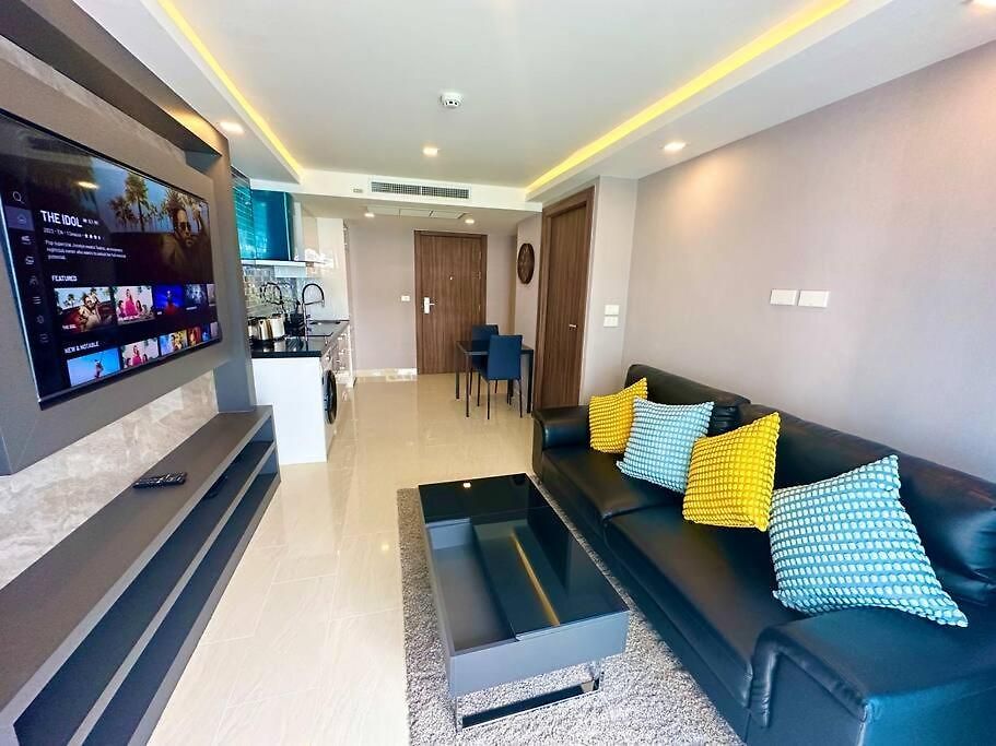 อพาร์ทเม้น Large Luxury - Centre - Grand Avenue Residences, Pool View - 413 *
