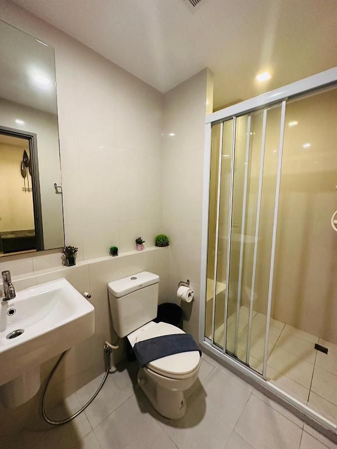 Location With Swimming Pool, Gym, Sauna, Washing Mashine, Fast Internet In Of อพาร์ทเม้น