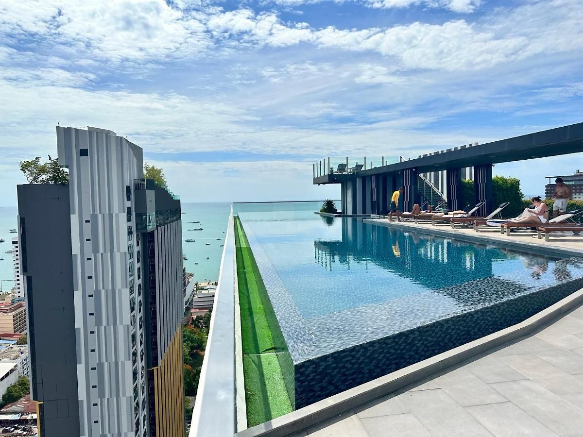 อพาร์ทเม้น Location With Swimming Pool, Gym, Sauna, Washing Mashine, Fast Internet In Of Pattaya