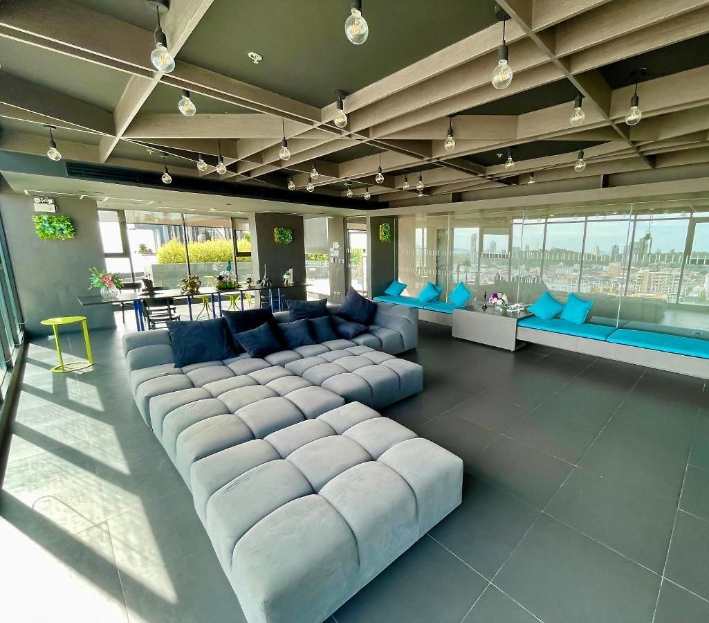 Location With Swimming Pool, Gym, Sauna, Washing Mashine, Fast Internet In Of อพาร์ทเม้น Pattaya