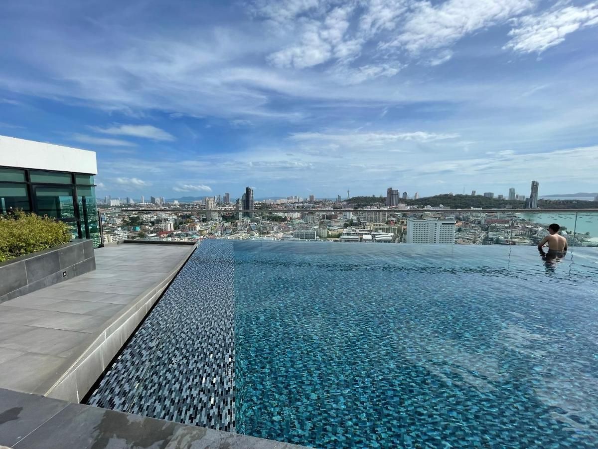 อพาร์ทเม้น Location With Swimming Pool, Gym, Sauna, Washing Mashine, Fast Internet In Of *