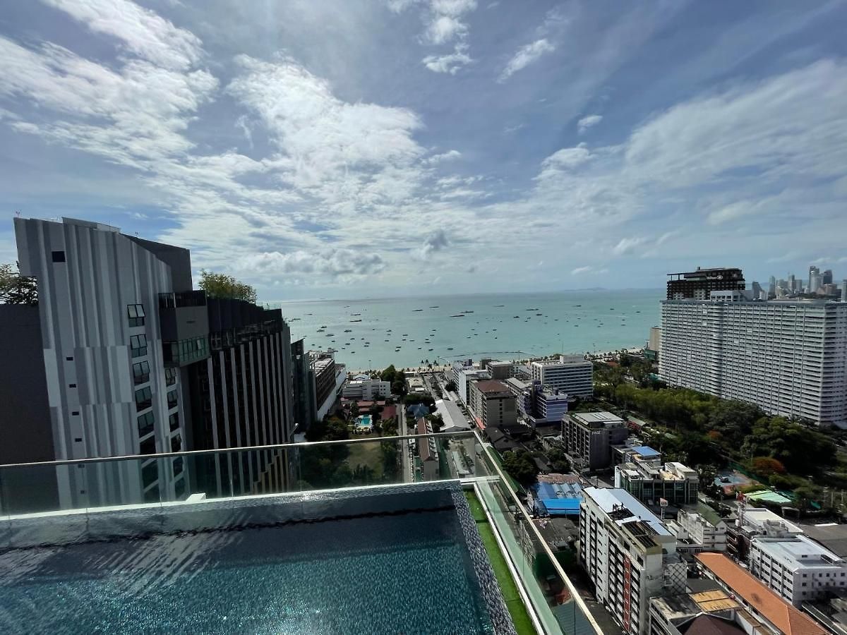 Location With Swimming Pool, Gym, Sauna, Washing Mashine, Fast Internet In Of * Pattaya