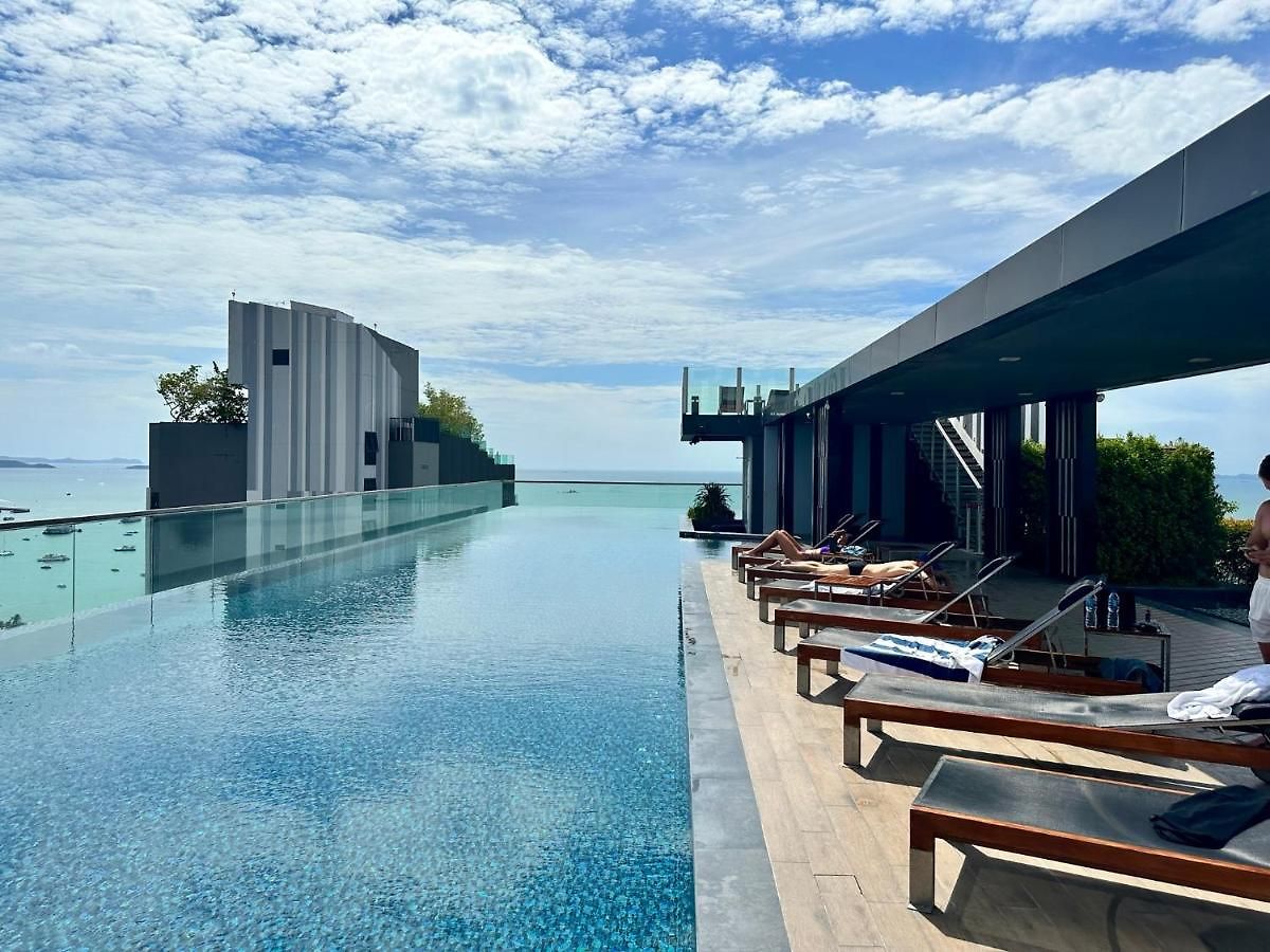 Location With Swimming Pool, Gym, Sauna, Washing Mashine, Fast Internet In Of อพาร์ทเม้น Pattaya