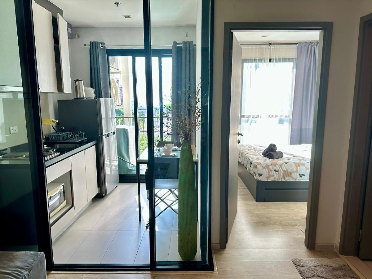อพาร์ทเม้น Location With Swimming Pool, Gym, Sauna, Washing Mashine, Fast Internet In Of Pattaya