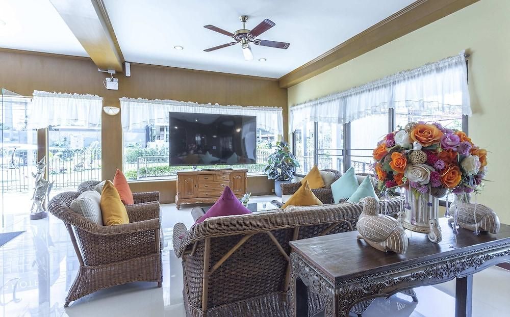 Sabai Nearby Marina โรงแรม Pattaya