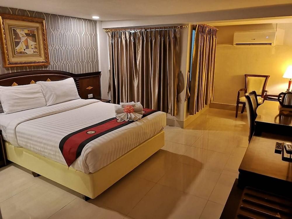 เดอะ โกลเด้น วิล บูติคแอนด์สปา โรงแรม