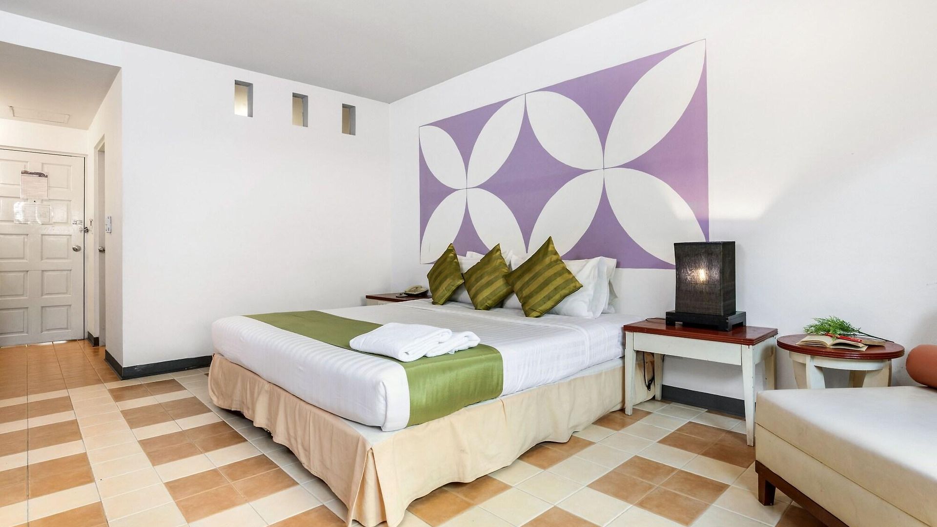 โรงแรม Sawasdee Sea View 3*