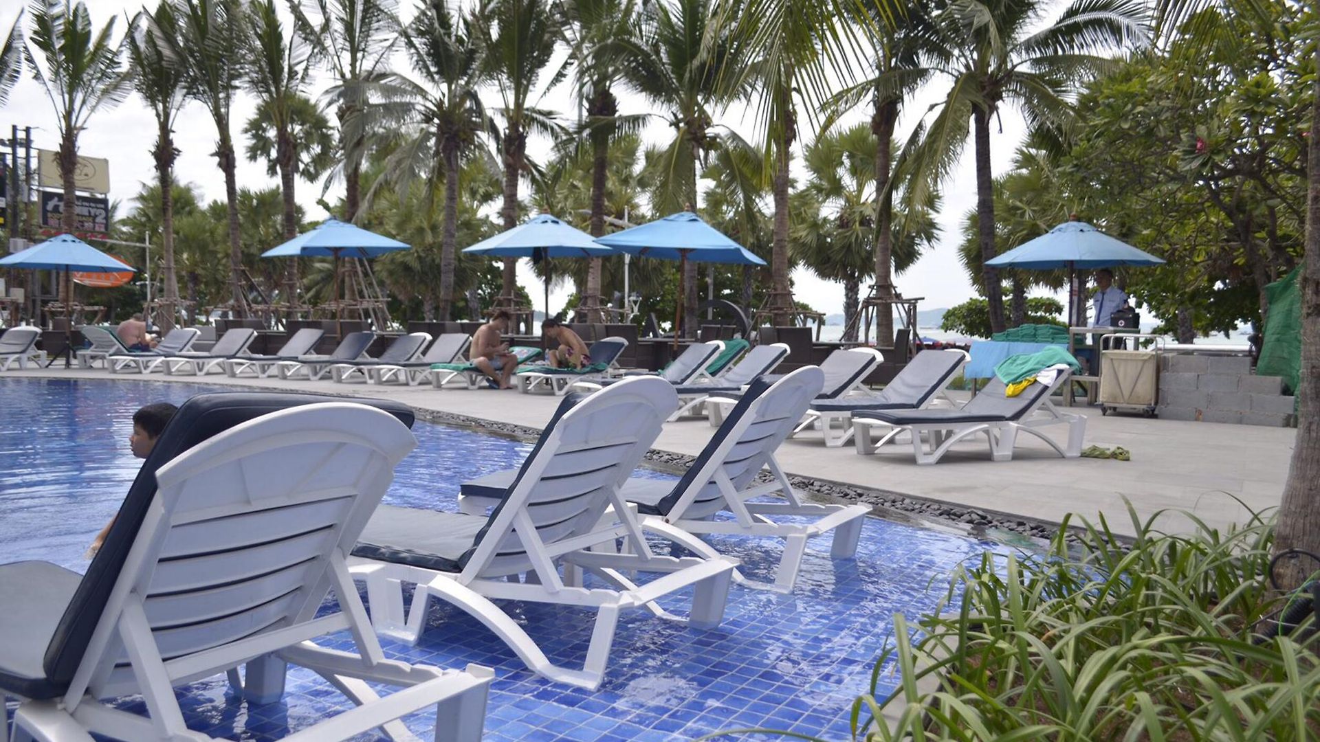 Blue Formerly A-one New Wing โรงแรม 4*