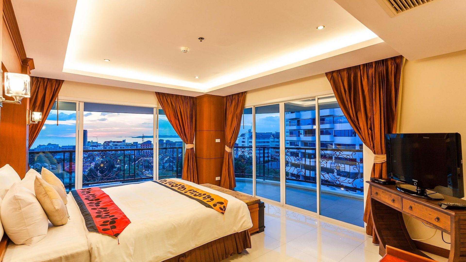 Tara Court โรงแรม 3*