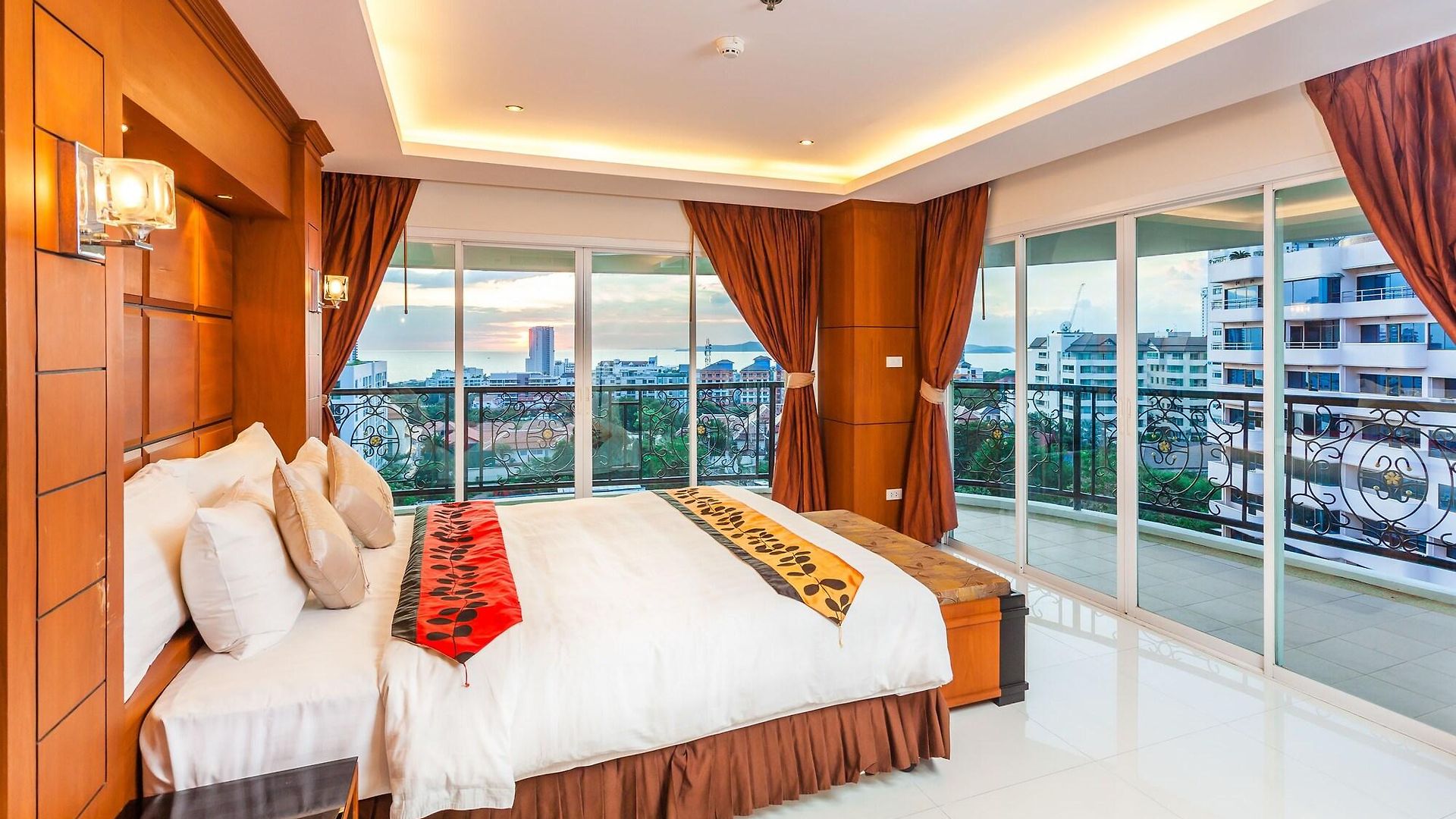Tara Court โรงแรม
