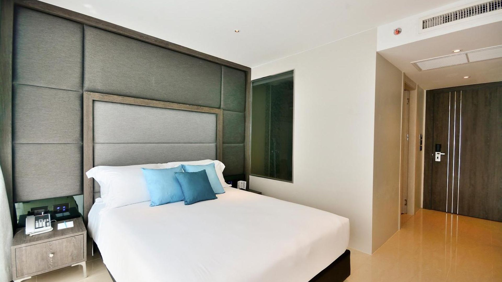 Shilat Avenue โรงแรม 4*