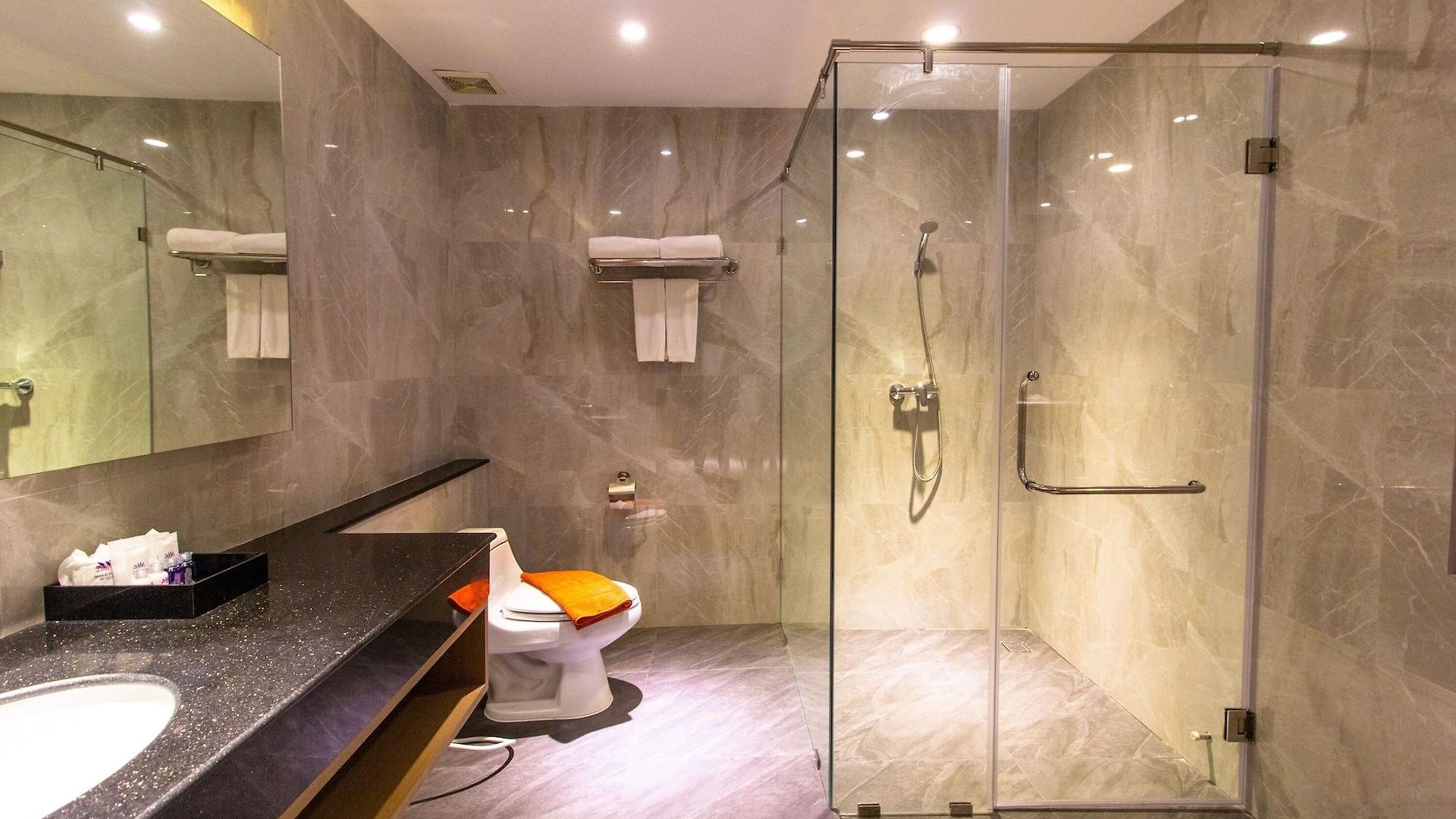 Hotel Mike Garden - Sha Extar